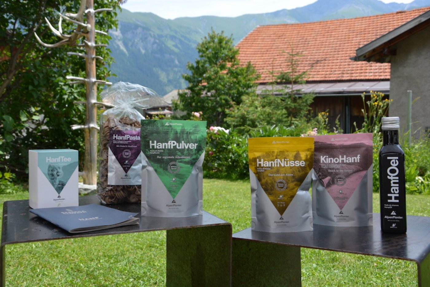 Die AlpenPionier AG verkauft ihre Produkte über den Online-Shop und rund 100 Wiederverkäufer. (Bild zVg) 