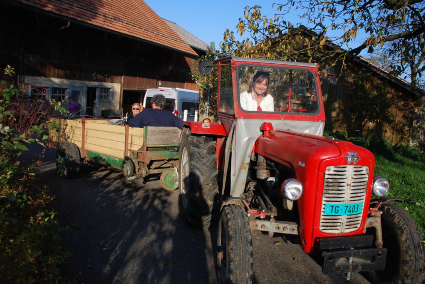 "Wir sind offen, experimentieren und sammeln laufend Erfahrungen": Freiwillge des Gemeinschaftshofes Gabris. 