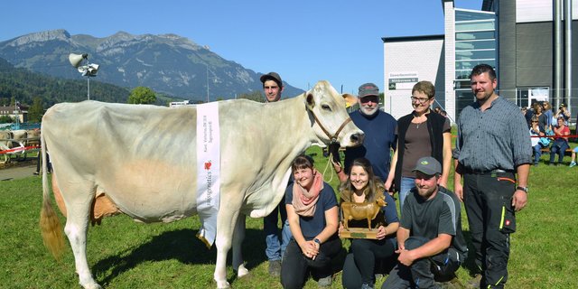 MIss Obwalden 2018 Jongleur Europa von Paul Reinhard, Schild, St. Niklausen. (Bilder Paul Küchler)