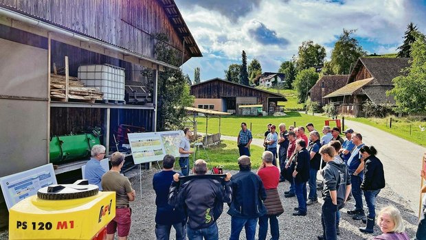 Themen wie Zuckerrübenanbau und die Umsetzung der parlamentarischen Initiative standen im Mittelpunkt der Liebegger Herbsttagung bei Andrea und Lukas Gautschi.