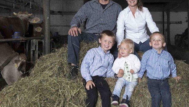 Markus und Sandra Hürlimann mit ihren drei Kindern (v.l.n.r.): Marcel (5), Nadja (1) und Silvan (3). (Bilder Johanna Bossart)