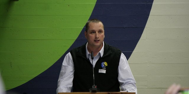 Der neu gewählte Präsident Stefan Geissmann erklärt die Annahme der Wahl. (Bilder zVg)