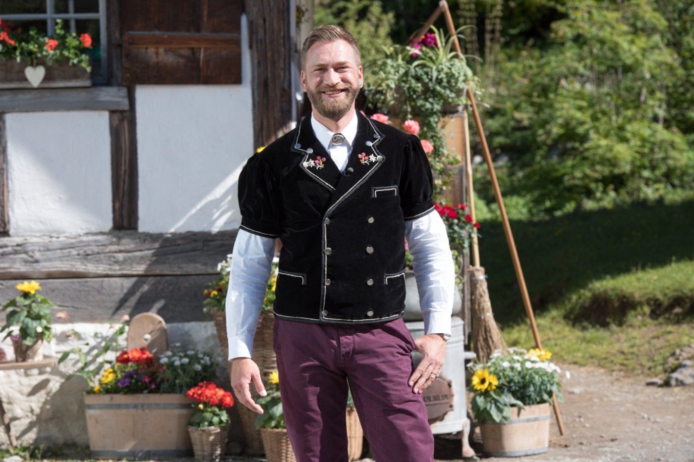 «Deheem» fühlt sich Marco Fritsche laut eigenen Angaben nur an zwei Orten. In seinem 325-jährigen Haus in Appenzell und vor der Kamera. (Bild 3+)