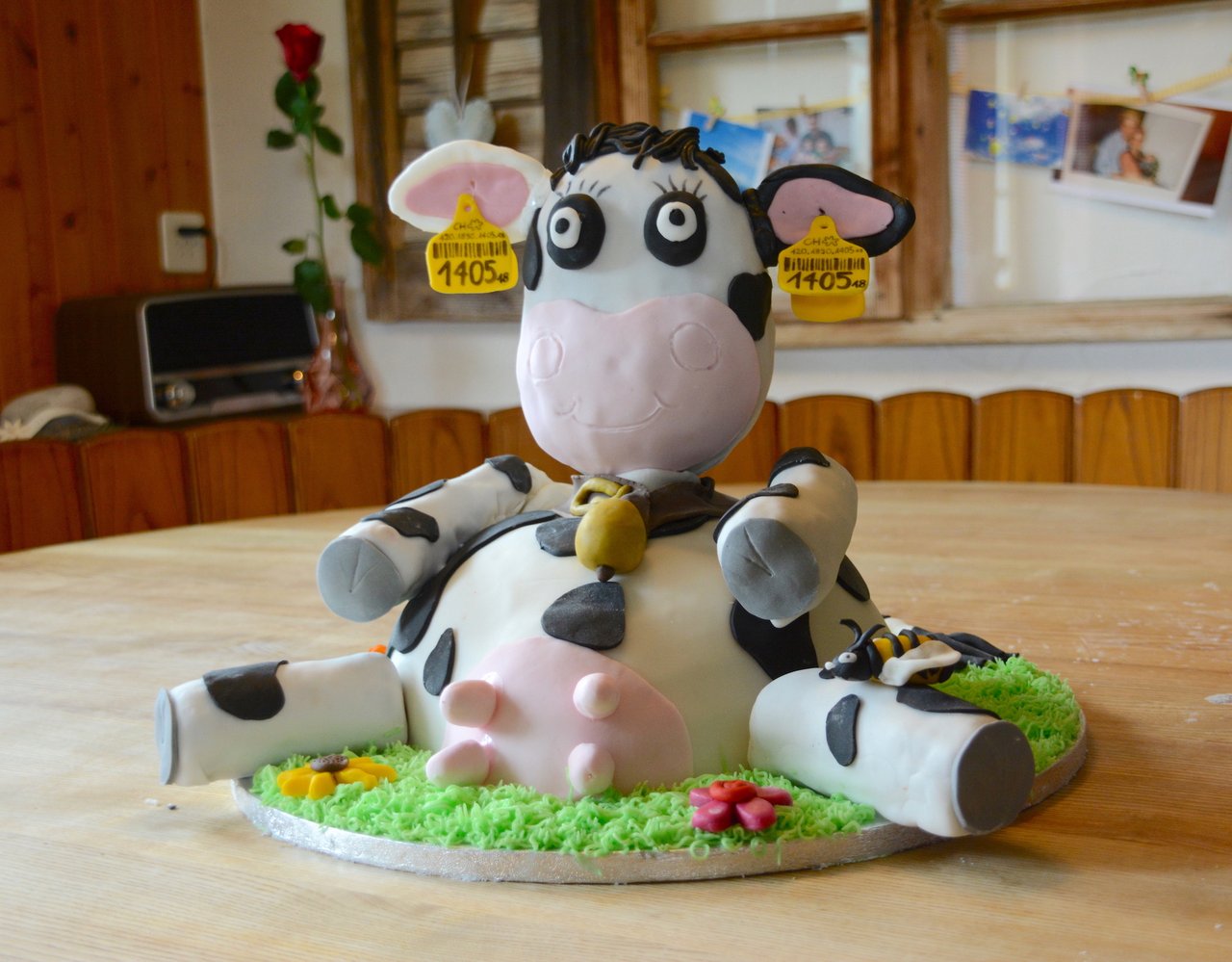 Das fertige Werk, Kuh "Verena", sieht zum Anbeissen lecker aus. (Bilder Andrea Gysin)