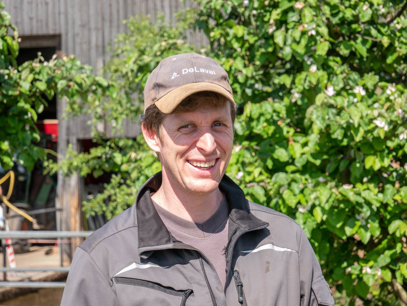 Mathias Suter über den nistenden Storch: «Der macht ganz schön grosse ‹Flären› auf die Solaranlage».