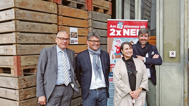 Drei Parlamentarier und eine Konsumentenschützerin votierten auf Einladung des Zürcher Bauernverbands gegen die Trinkwasser- und Pestizidverbots-Initiative (v. l. n. r.): Ruedi Noser, Martin Haab, Babette Sigg und Philipp Kutter.(Bild Christian Weber)