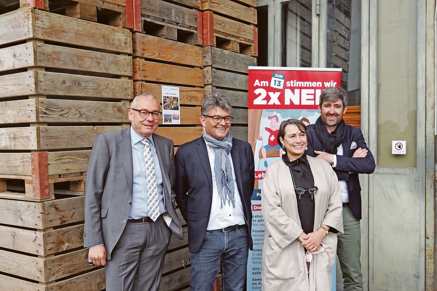Drei Parlamentarier und eine Konsumentenschützerin votierten auf Einladung des Zürcher Bauernverbands gegen die Trinkwasser- und Pestizidverbots-Initiative (v. l. n. r.): Ruedi Noser, Martin Haab, Babette Sigg und Philipp Kutter.(Bild Christian Weber)