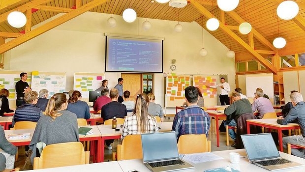 Am BBZN Schüpfheim h Am BBZN Schüpfheim holten sich Akteur(innen) aus der Landwirtschaft Impulse. Hier wird auch ein Arbeitskreis zum Thema Innovation für Betriebsleitende angeboten.