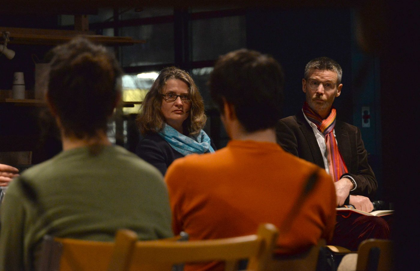 Im Anschluss an die Präsentationen diskutierten die vier Personen über Sinn und Unsinn von Exportsubventionen. Fuhrer begrüsste die Abschaffung des Schoggigesetzes, während Atteslander die Bedeutung der Ausgleichszahlungen für die Nahrungsmittelindustrie hervorhob. 