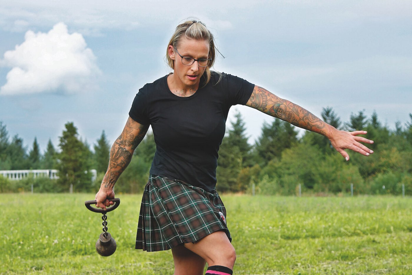 Stefanie Frey holt Schwung für den Gewichtswurf. (Foto: Pia Neuenschwander)