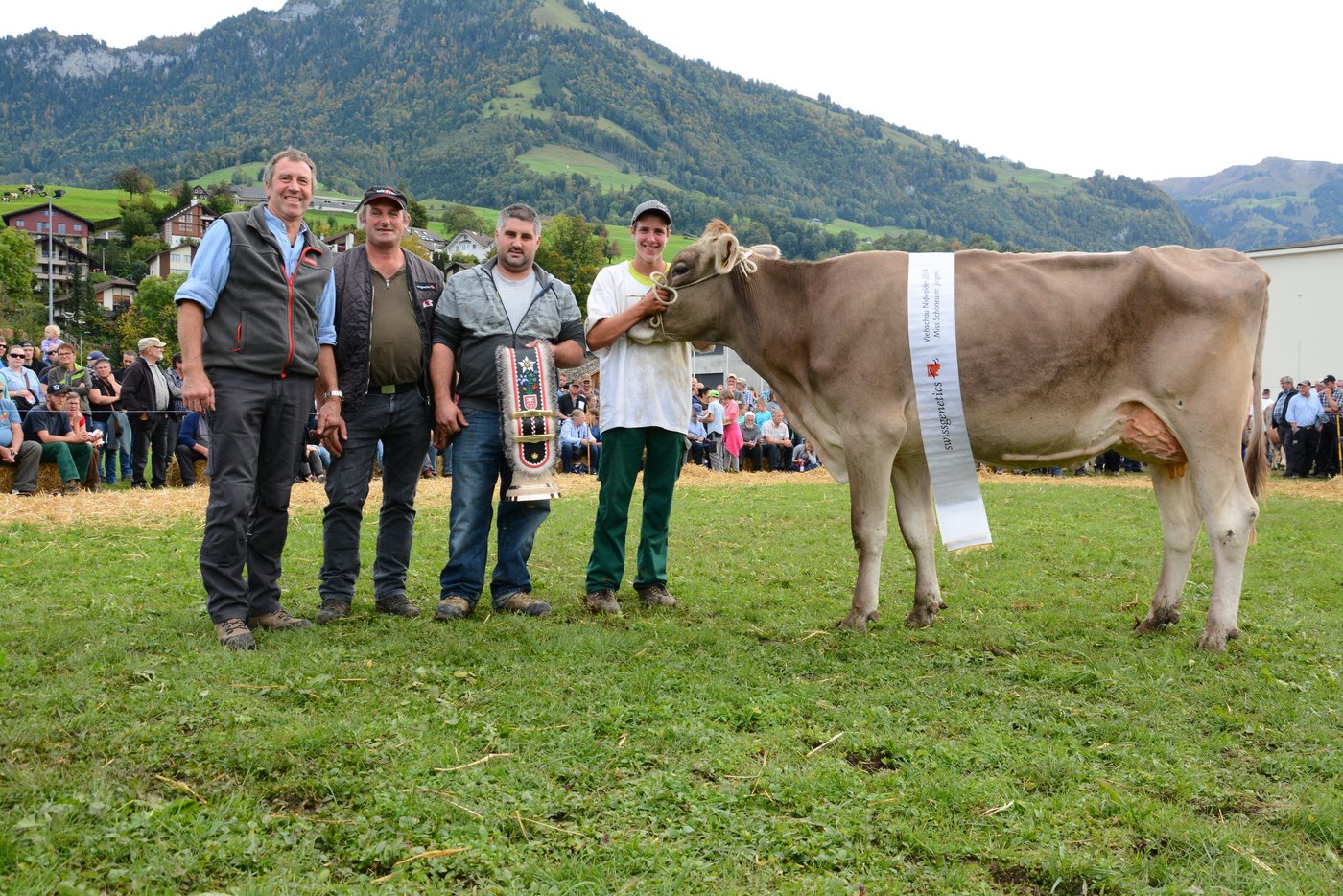 Birke von Noldi Amstutz, Wiesenberg, als Siegerin der Schöneuterklasse zweite Laktation.