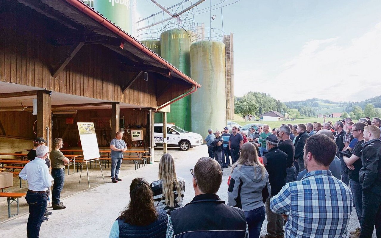 Um die hundert Milchproduzenten nahmen am Hofgespräch von BBZN, ZMP und LBV vergangene Woche bei der BG Heller-Meier in Willisau teil. 