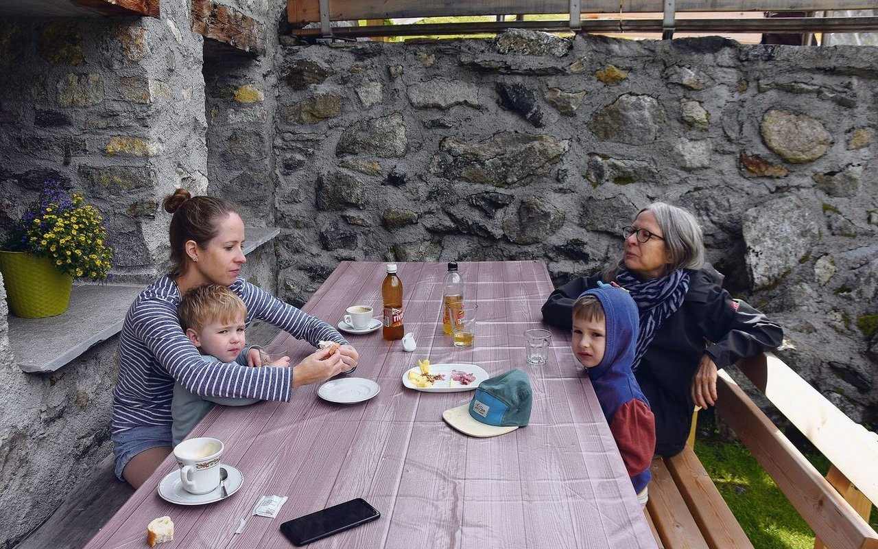Die Touristen schätzen das Angebot der Berggaststätte mit Unterkunft auf dem Biohof von Familie Vitali (nicht im Bild).