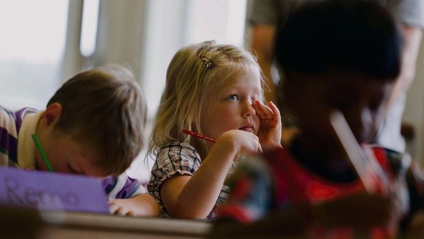 Der erste Schultag – ein aufregendes und womöglich auch einschneidendes Erlebnis für das Kind.