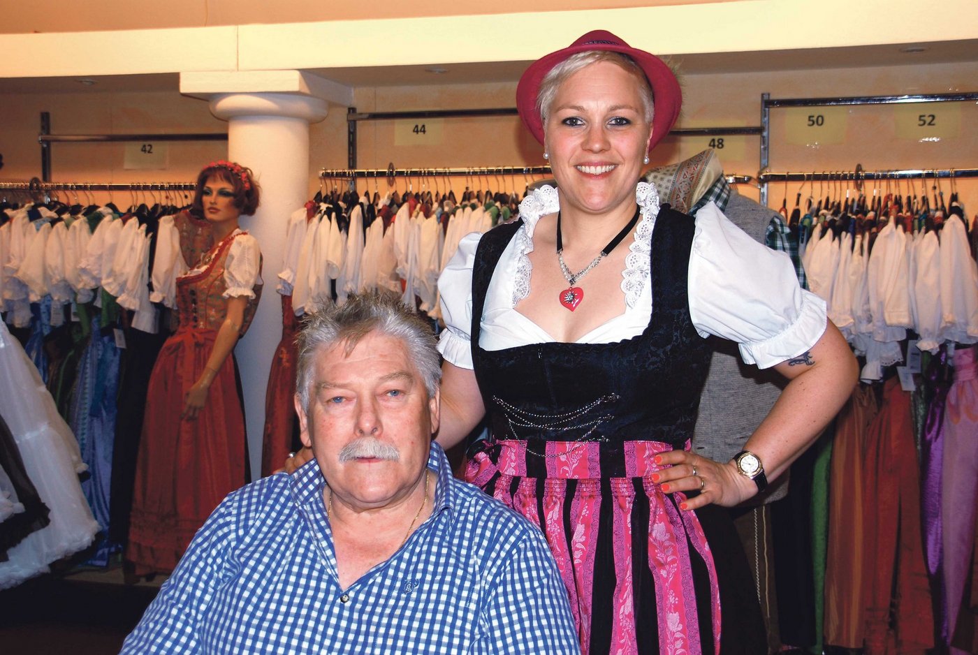 Nach 23 Jahren wollte Vater Palul Klauser, der Gründer von Landhausmode, kürzer treten. Aufgeben kam nicht in Frage. Da ist seine Tochter Nicole eingesprungen. (Bild Ruth Bossert) 