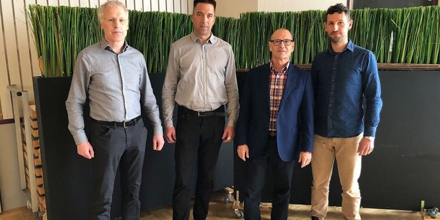 Fritz Gerber und Kilian Zwick vom Verein «Nichts zu melden» mit Bernard Belk und Johannes Hunkeler vom Bundesamt für Landwirtschaft (BLW). 