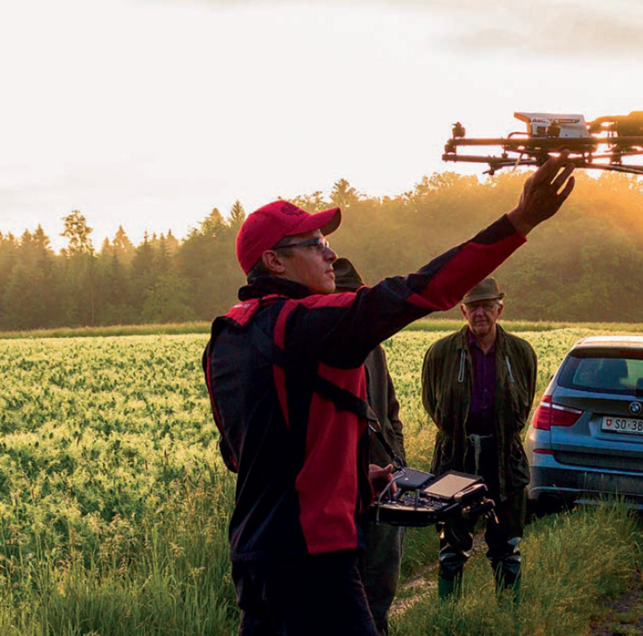 Der Solothurnische Bauernverband testete zusammen mit lokalen Jägern und der Firma Feinmotion die Rehkitzrettung per Drohne. 