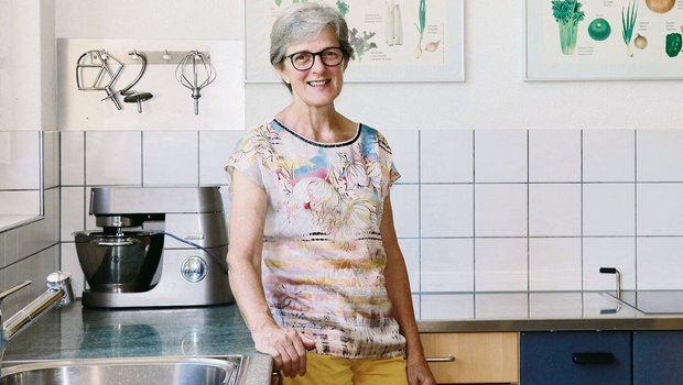 Marlis Hodel in der Schulküche am LZ Liebegg. Im August werden hier neue Schülerinnen kochen und lernen – aber nicht mehr unter ihrer Anleitung.