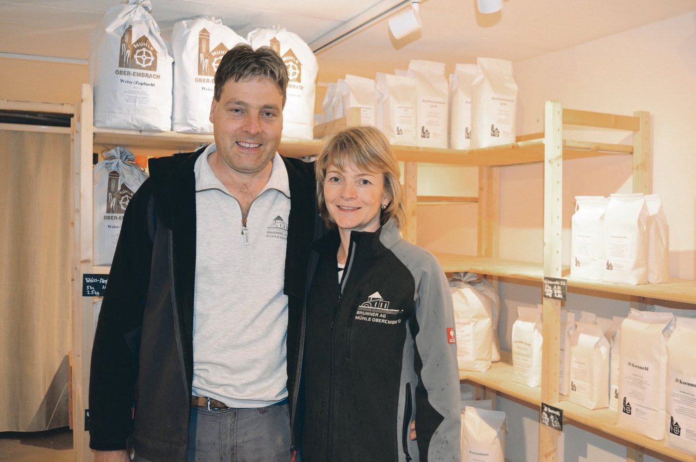 Morgen Samstag laden Urs und Margrith Brunner zum Mühletag nach Oberembrach ein. Die Mühle arbeitet ausschliesslich mit inländischem Getreide.(Bilder Isabelle Schwander) 