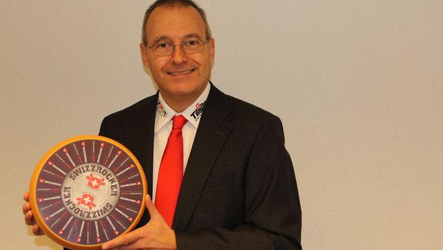 Peter Rüegg, Geschäftsführer der Sortenorganisation Tilsiter, präsentiert die neue Marke «Swizzrocker». Diese soll Mitte Februar auf dem deutschen Markt lanciert werden. (Bild Christian Weber)