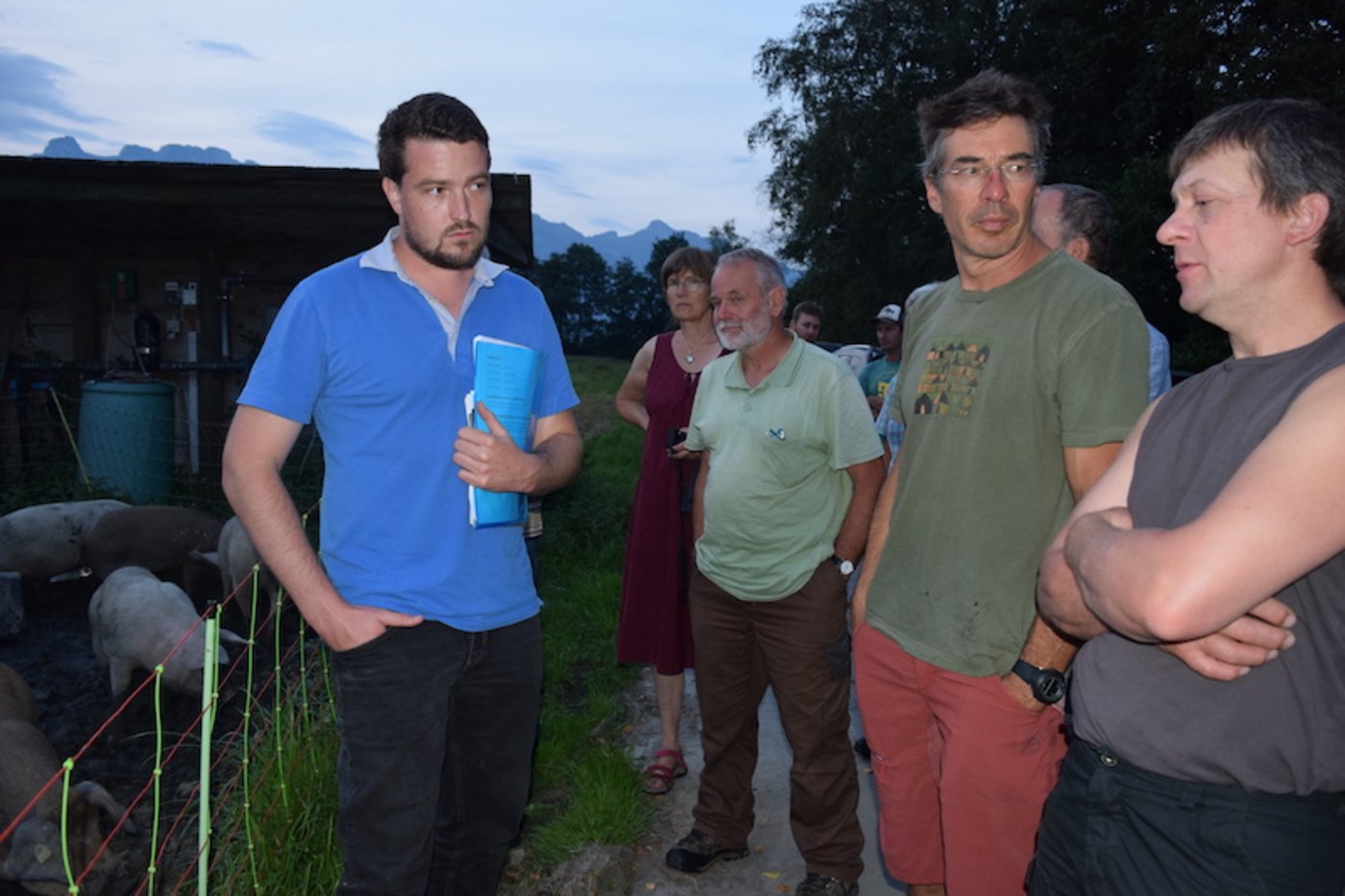 Florian Bernardi (links) und Georg Frick (2.v.r.) informieren Berufskollegen über das Pilotprojekt. (Bilder sgi)