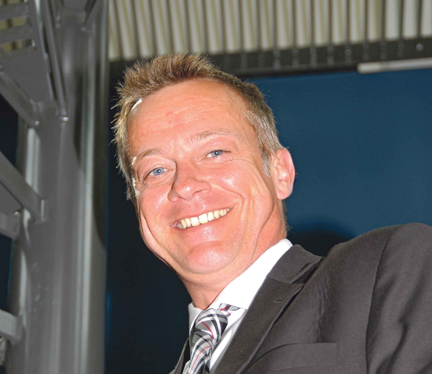 Martin Landolt hat als Kind und Jugendlicher oft auf Bauernhöfen mitgeholfen und dort manche Tonne Futtermittel ausgeliefert. (Bild hja)