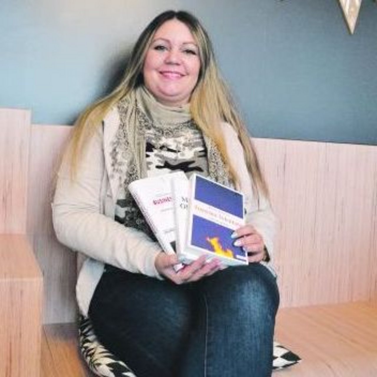 Monika Mansour hat mehrere Kriminalromane und zwei Sachbücher herausgegeben. Ihr Neuling «Höllgrotten» wartet in den Startlöchern darauf, weitere Leser zu verführen. (Bild cpo)
