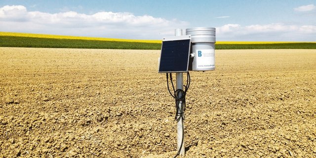Etwas über 200 solcher Bodensonden stehen mittlerweile auf Schweizer Äckern.(Bild HAFL)