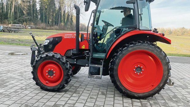 Dieser Traktor mit Lenksystem kommt auf dem Gemüsebetrieb Risch hauptsächlich zur parallelen Spurführung zum Einsatz. 