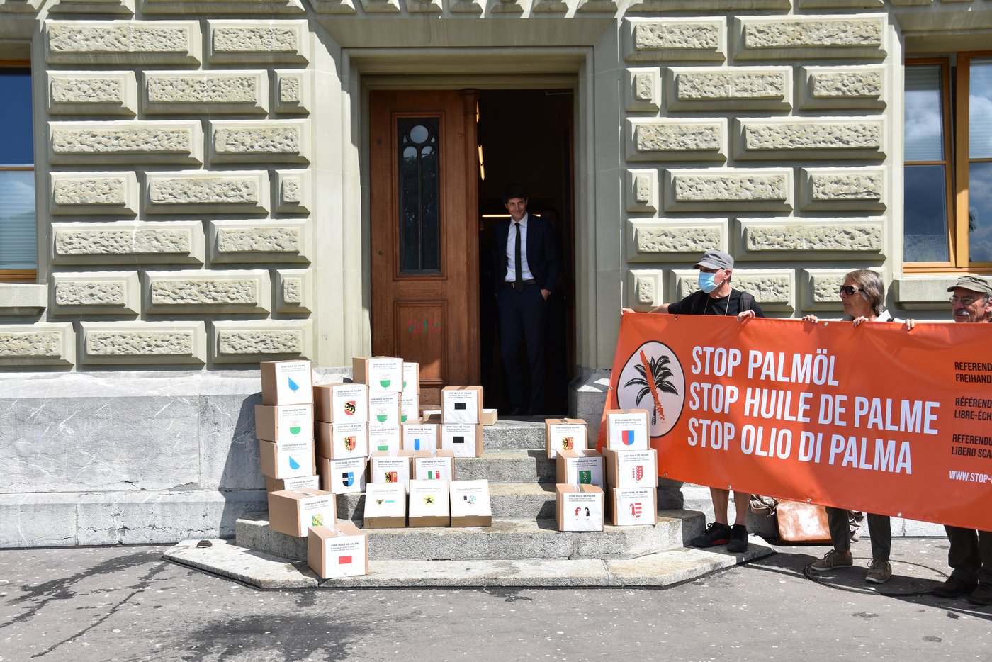 59'200 Unterschriften sind im Rahmen des Referendums zusammen gekommen. Somit wurde der Status eines fakultativen Refendums erreicht. (Bild Sera Hostettler)