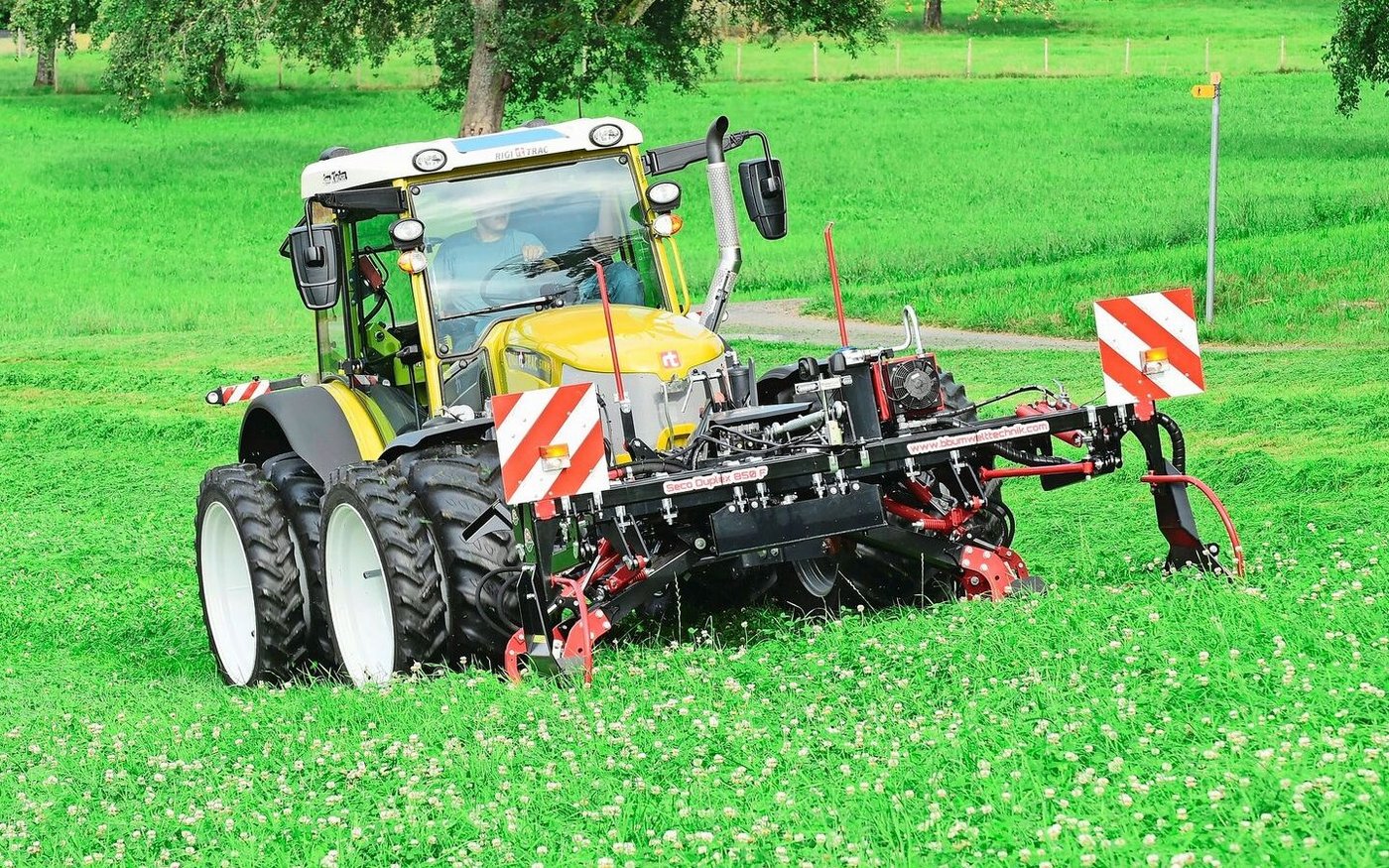 Doppelmessermähwerke sind leichter, haben einen tieferen Kraftbedarf und schonen zudem noch Amphibien und Insekten.