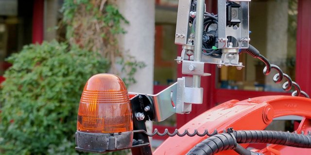 Ist der Überhang mehr als vier Meter, sind Kameras zur Erkennnung des Querverkehrs vorgeschrieben. Bild: Jürg Vollmer