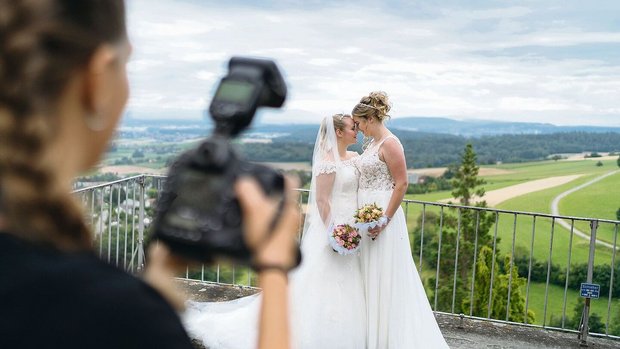 Gleichgeschlechtliche Paare dürfen in der Schweiz ab dem 1. Juli 2022 richtig heiraten. In der Landwirtschaft spricht man eher selten über Höfe von Lesben, Schwulen oder Transmenschen, aber es gibt sie.