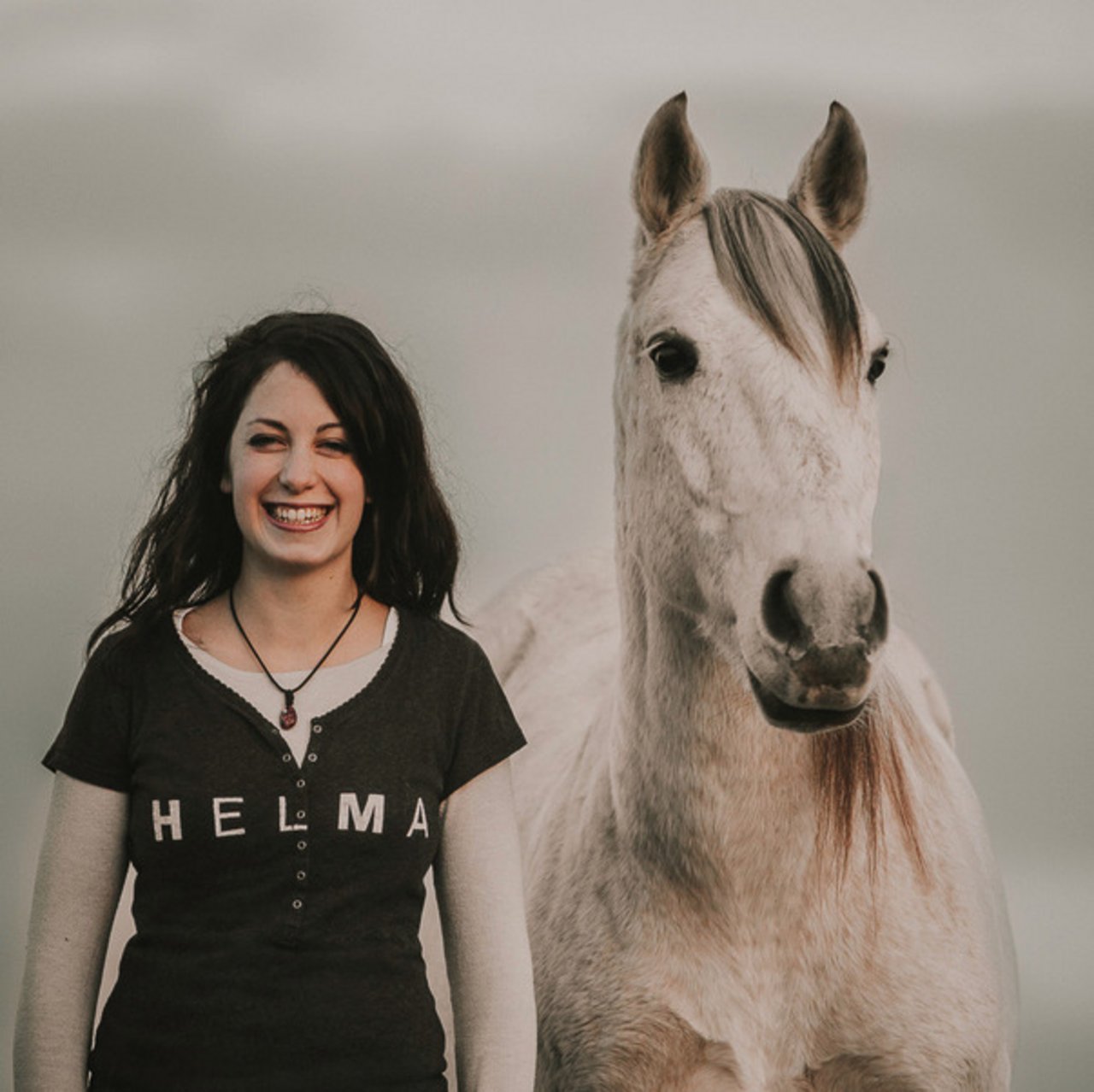 Helene Marti ist Fotografin und Grafikerin. Ihr beliebtestes Sujet sind Pferde. Aber auch alle anderen Tier schaffen es immer wieder vor ihre Linse. (Bild zVg)