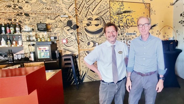 Geschäftsführer Jürg Geschäftsführer Jürg Kriech (l.) und Präsident Jürg Simon an der DV im Bierhübeli Bern. Mit diesem besteht eine Raclette-Partnerschaft.