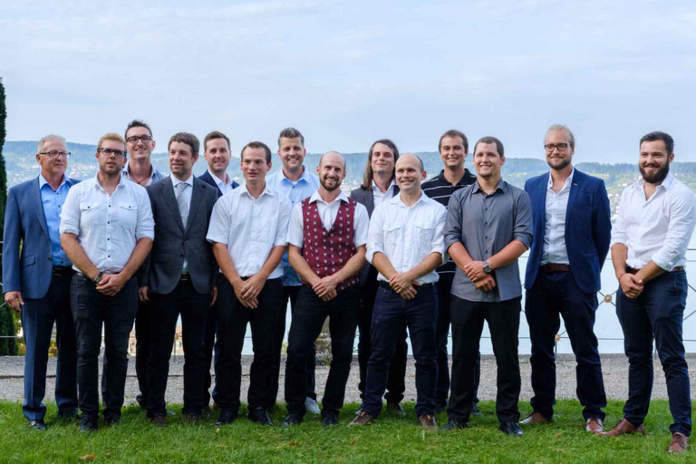 Die 14 ersten Weinbachtechniker HF des Strickhofs. (Bild zVg)