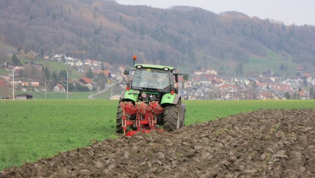Uniterre sieht in der Ausrichtung der AP 22+ einen grundsätzlichen Fehler Deutsche Landwirte und Landwirtinnen wollen zusammenspannen: Das Bundesministerium lanciert eine Datenplattform zum Austausch und Überblick. (BauernZeitung)