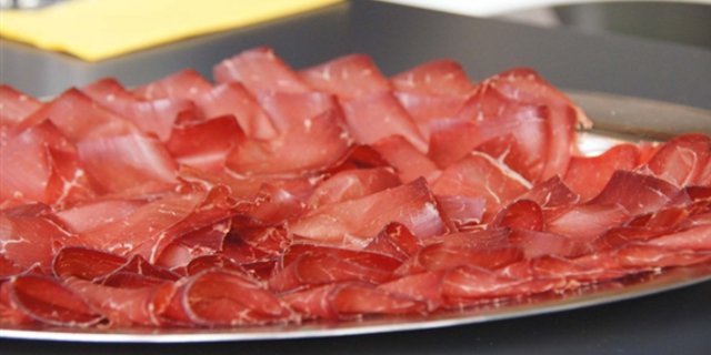 Das App sucht beispielsweise nach Produzenten von Trockenfleisch. (Bild BauZ)