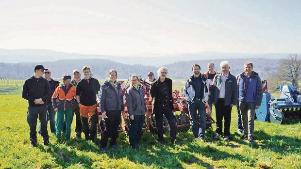 Der Gutsbetrieb von Schloss Herdern wird von 15 Mitarbeitenden, zwei Lernenden und 14 Klienten bewirtschaftet.
