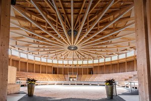 Dieses Bild dominiert dieses Jahr in den Markthallen, hier die Bündner Arena in Cazis. (Bild Michaela Ganz, Bündner Arena)