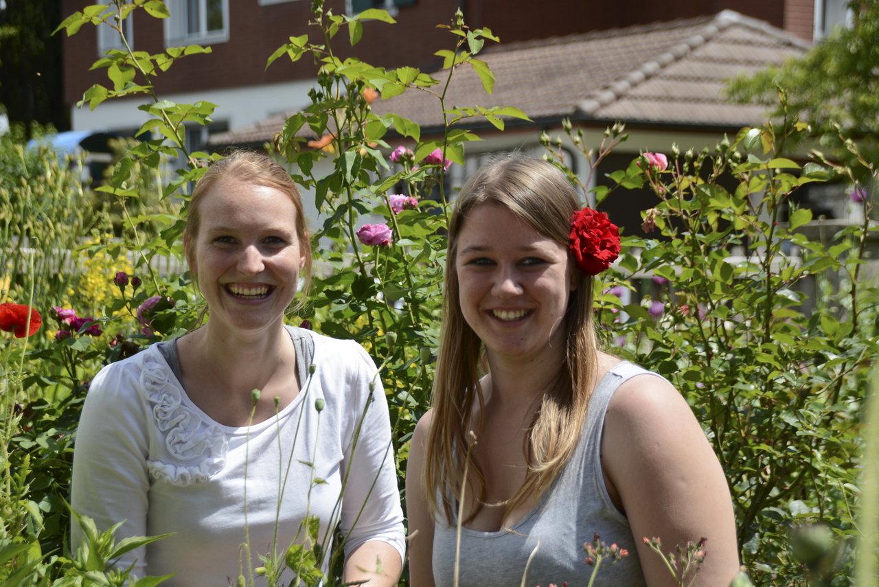 Irene Achermann (links) und Andrea Zihlmann erzählen in der BauernZeitung vom 5. August, warum die Bäuerinnenschule für sie Trumpf ist.