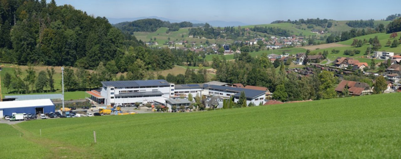 Das Firmengebäude in Grossdietwil, Hauptsitz der Schweizer Tochterfirma. (Bild zVg)