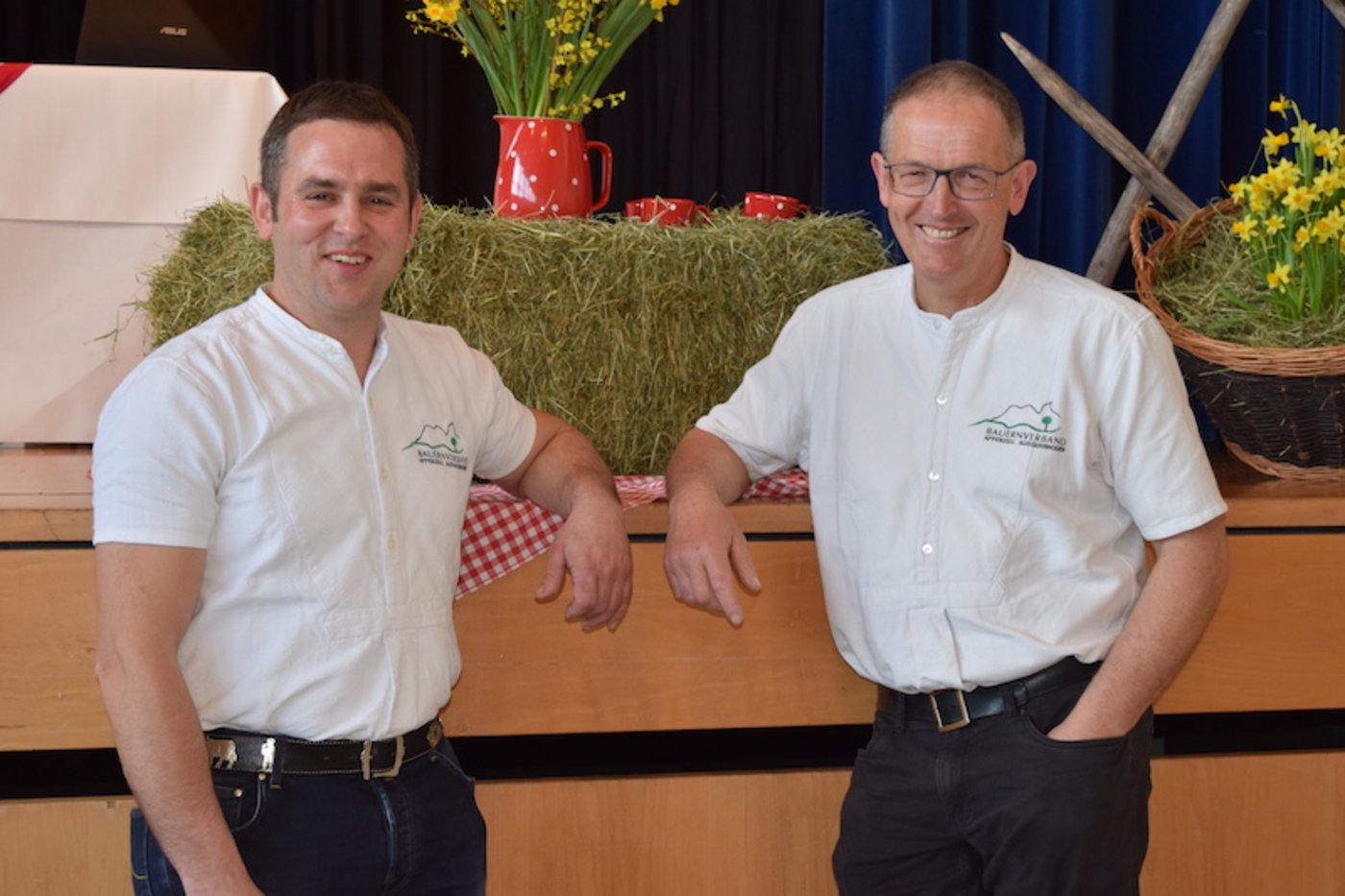 Beat Brunner (links) übernimmt das Präsidium von Ernst Graf. (Bild sgi)