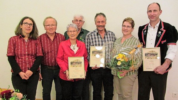 Die Geehrten (v. l.): Susanna Lardi und Peter Portmann, Anni und Franz Renggli, Irene und Werner Rychener, Walter Schnider.