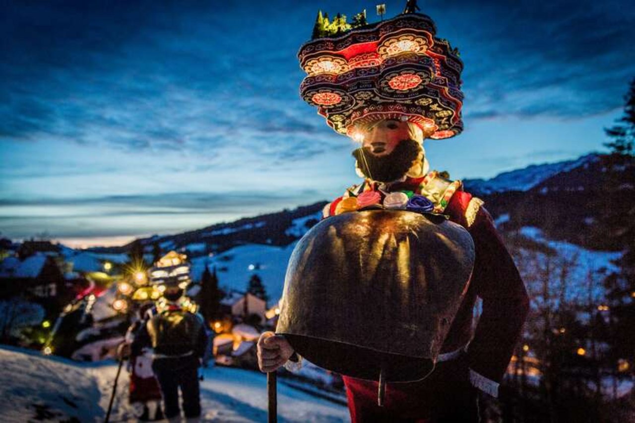 Im Kanton Appenzell haben die Silvesterchlause mit ihren imposanten Hauben Tradition. (Bild Appenzellerland Tourismus)