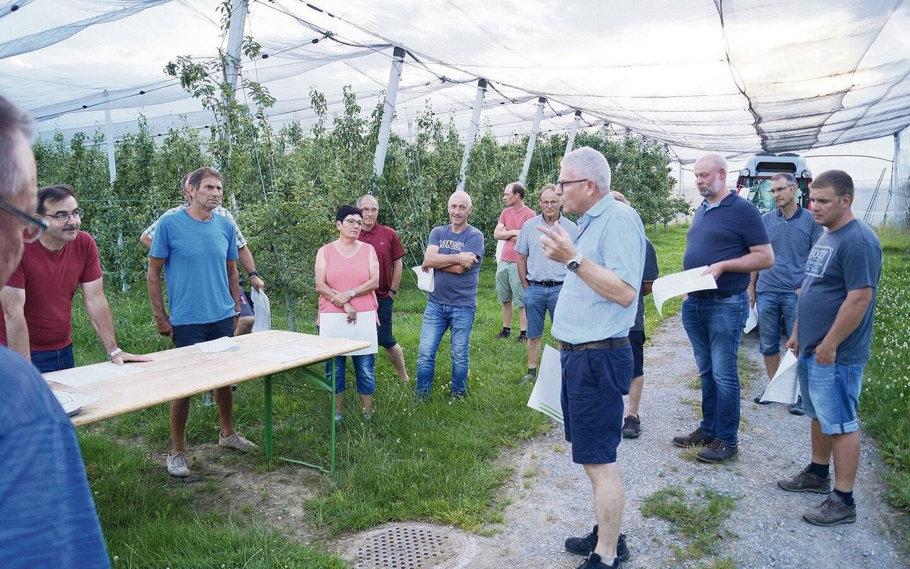 Richard Hollenstein informierte über die Massnahmen für die Branchenlösung «Nachhaltigkeit Früchte», die ab diesem Jahr für Kernobstproduzenten gilt. Wertvoll waren seine Ausführungen zudem über die neuen Produktionssystembeiträge.