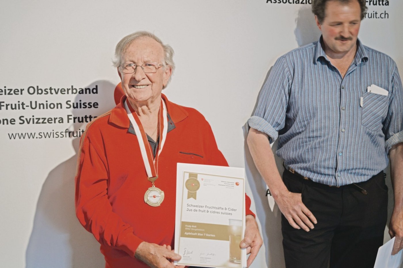 "Für den guten Most braucht es reife, frische und saubere Äpfel." Freddy Boll, Obstbauer aus Bergdietikon ZH. Sein Apfelsaft wurde zum besten Schweizer Saft gekürt. (Bild asa)