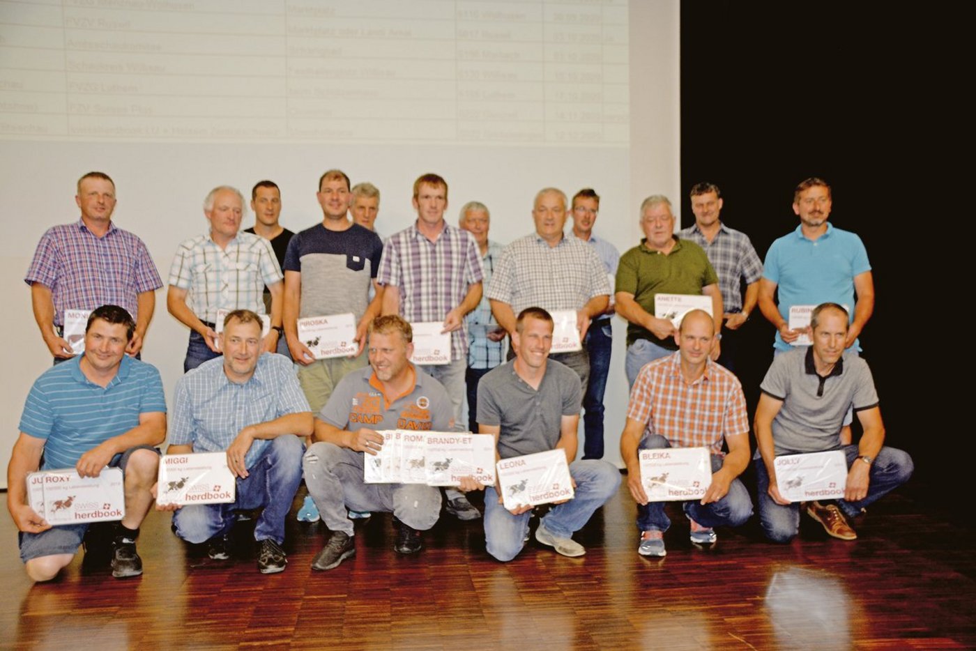 Grosse Ehre: 2019 erreichten 31 Kühe von 24 Luzerner SHB-Züchtern die noch immer magische Grenze von 100 000 Kilo Milch. (Bilder aem)