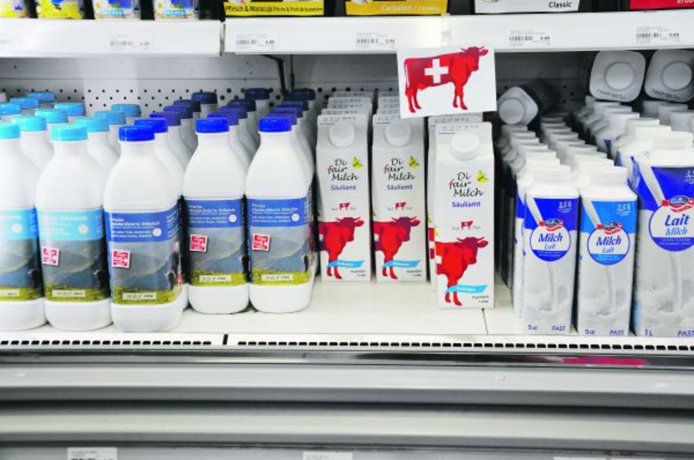 Die rote Kuh auf der Packung fällt auf im Regal. Sie ist, ganz nebenbei bemerkt, mit Hörnern abgebildet.