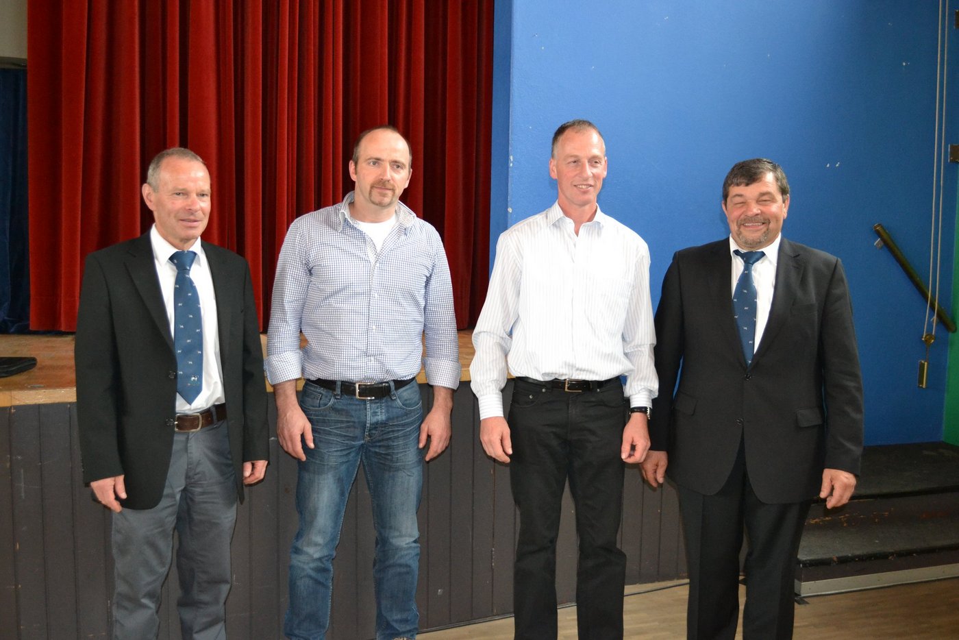 V.l.n.r.: Pascal Monteleone, Direktor; Bruno Giger, neu für den Wahlkreis 7; Ueli Keller, abtretender Delegierter; Andreas Hitz, Präsident. (Bild: jsc)